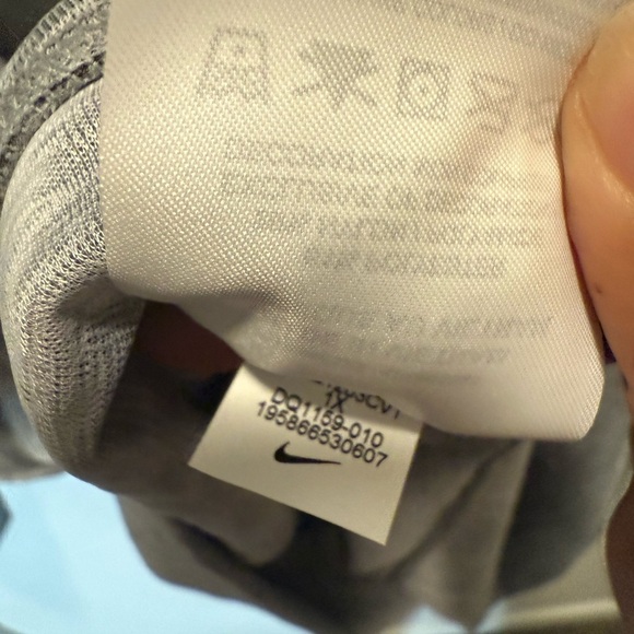 NIKE Womens size XL Dri-Fit Icon Clash Hoodie Cloud Grey Tie Dye Workout Outdoor - Picture 7 of 8